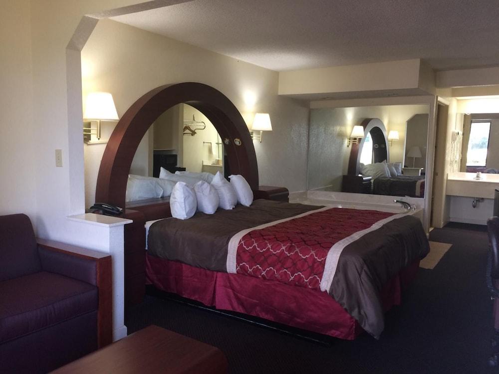 سلما Luxury Inn & Suites المظهر الخارجي الصورة