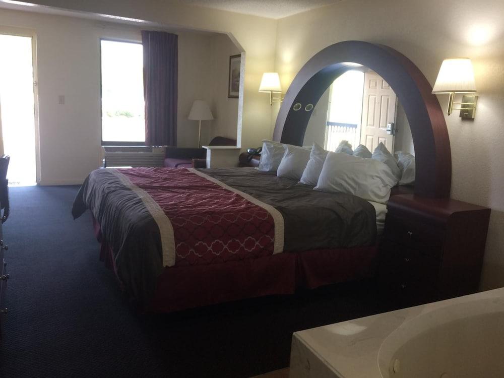 سلما Luxury Inn & Suites المظهر الخارجي الصورة