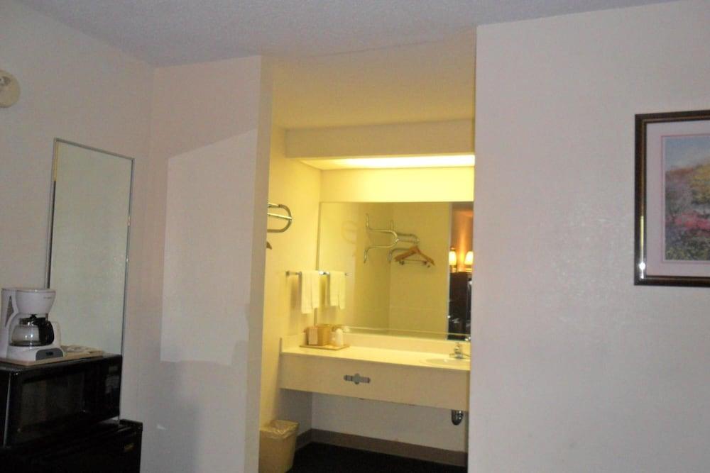 سلما Luxury Inn & Suites المظهر الخارجي الصورة