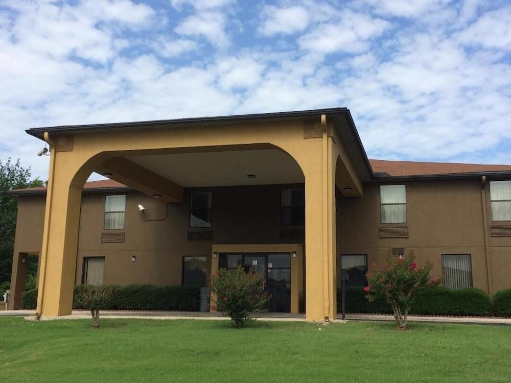 سلما Luxury Inn & Suites المظهر الخارجي الصورة
