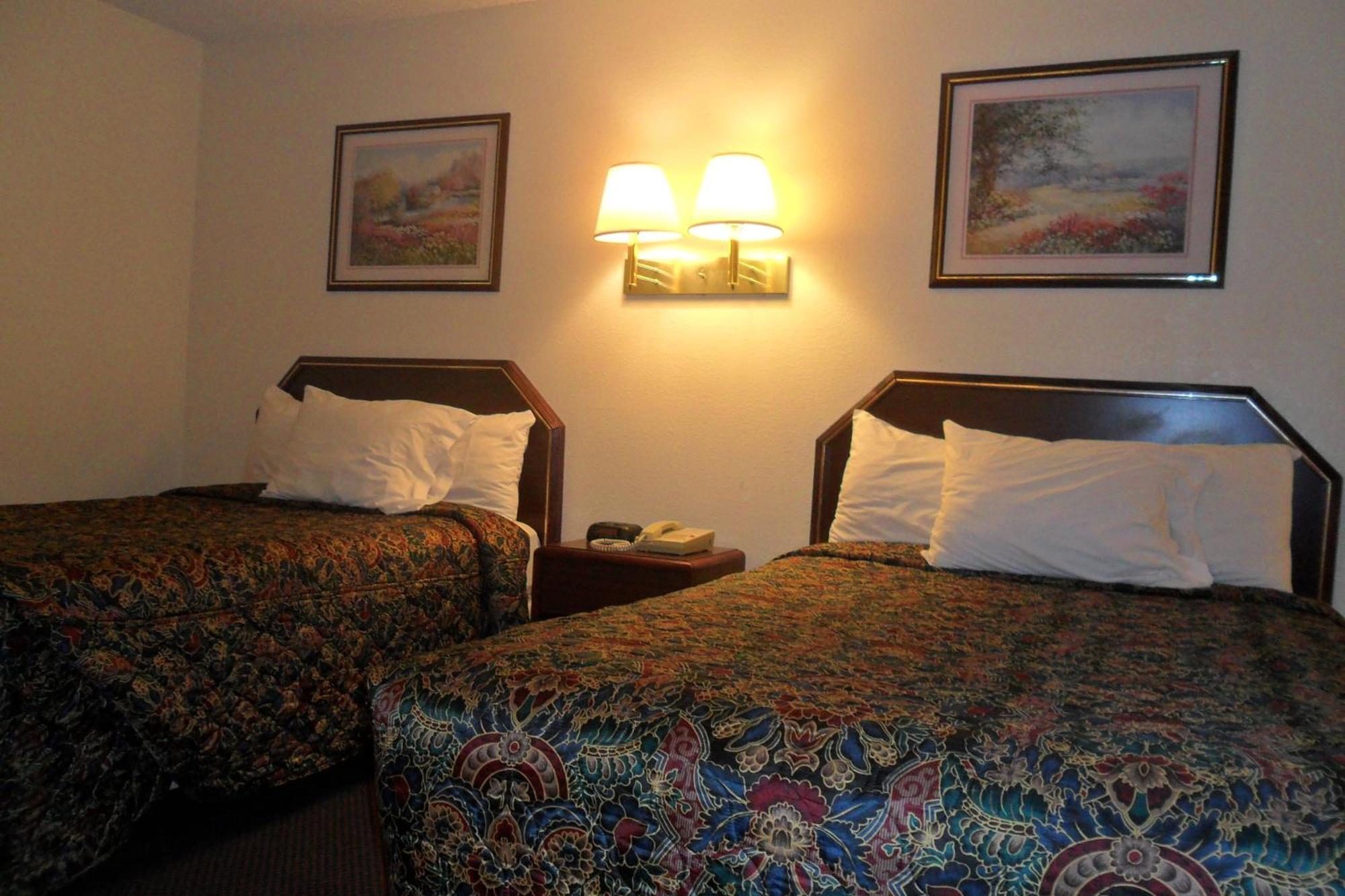 سلما Luxury Inn & Suites الغرفة الصورة
